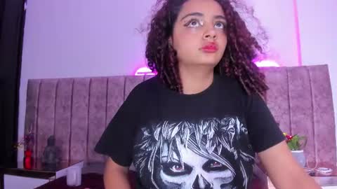 Snapshot of dahlia_rossee chatting on 06-14-26, 02:24 dahlia_rossee online show from 06-14-26, 02:24