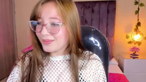 Dahlia online show from 10-28-25, 09:06