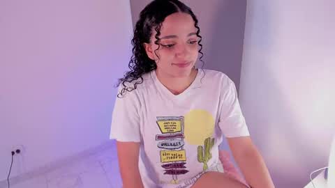 Snapshot of dahliabrowniee chatting on 03-05-25, 10:32 Dahli online show from 03-05-25, 10:32