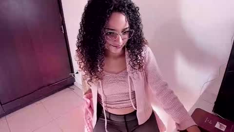 Snapshot of dahliabrowniee chatting on 10-02-25, 05:25 Dahli online show from 10-02-25, 05:25