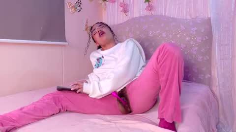 Snapshot of dahliabrowniee chatting on 02-19-26, 04:41 Dahli online show from 02-19-26, 04:41