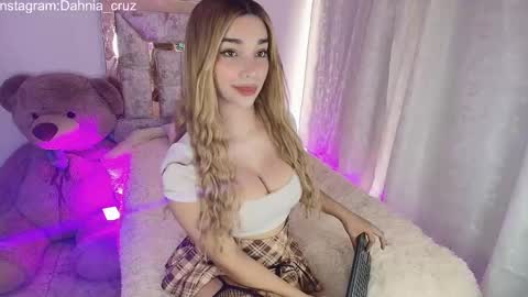 Snapshot of dahnia_cruz chatting on 09-23-25, 04:32 dahnia_cruz online show from 09-23-25, 04:32