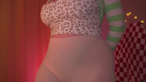 Snapshot of daien_halpert chatting on 06-05-26, 08:14 Cute DianaOnline mostly at 8pm-0000 am UK TimeTuesday and Wednesday off online show from 06-05-26, 08:14