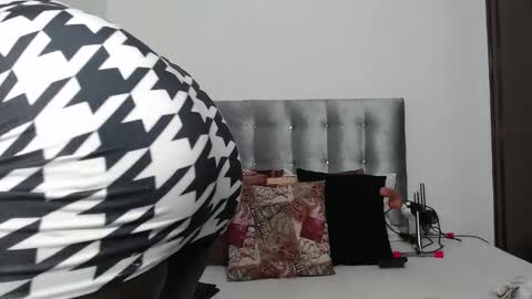 Daiisha.. online show from 10-16-25, 07:26