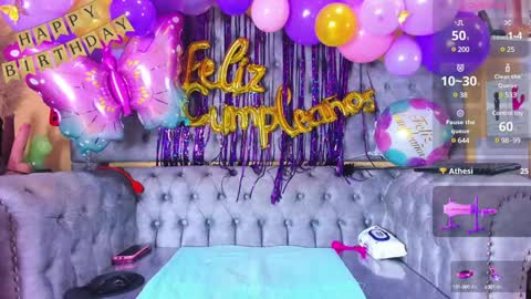 Snapshot of dailly_hot chatting on 12-27-24, 01:43 Loren online show from 12-27-24, 01:43