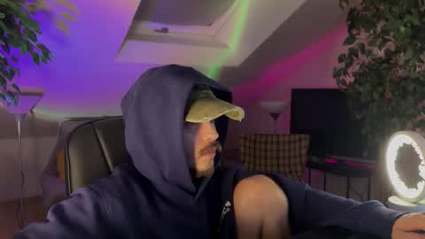 Snapshot of daimon_hall chatting on 02-20-26, 01:13 Daimon online show from 02-20-26, 01:13