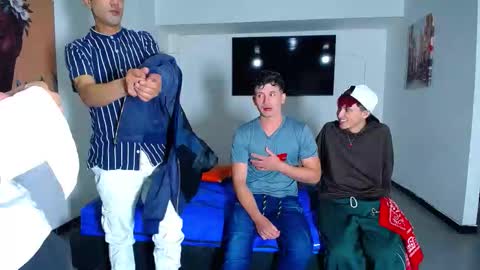 Snapshot of daiquirie chatting on 10-11-25, 12:15 daiquirie online show from 10-11-25, 12:15