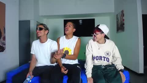 Snapshot of daiquirie chatting on 10-18-25, 11:44 daiquirie online show from 10-18-25, 11:44