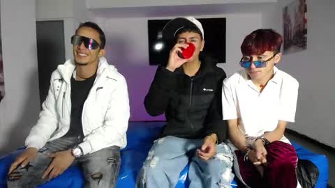 Snapshot of daiquirie chatting on 10-19-25, 11:44 daiquirie online show from 10-19-25, 11:44