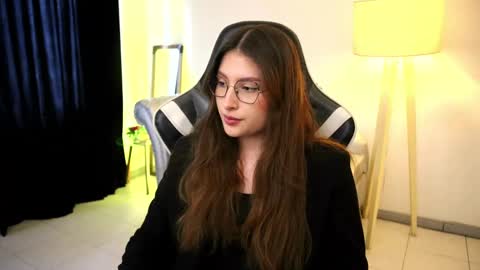Snapshot of daisha_riley chatting on 09-20-25, 01:23 Lauren online show from 09-20-25, 01:23