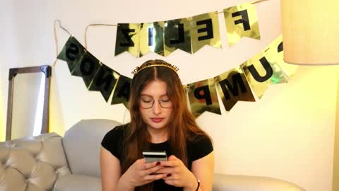 Snapshot of daisha_riley chatting on 10-11-25, 02:37 Lauren online show from 10-11-25, 02:37