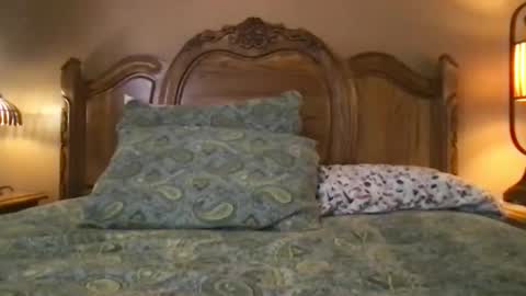 Daisy137 online show from 01-17-25, 01:36