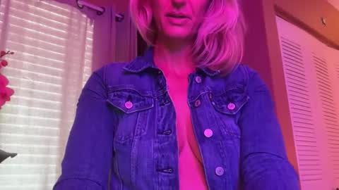 Daisy137 online show from 02-24-26, 07:45