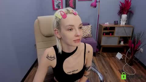Snapshot of daisy__sweet chatting on 02-17-26, 10:12 daisy__sweet online show from 02-17-26, 10:12