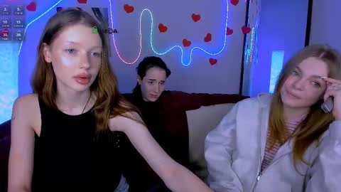 Snapshot of daisy_baby_ chatting on 02-25-26, 08:18 daisy online show from 02-25-26, 08:18