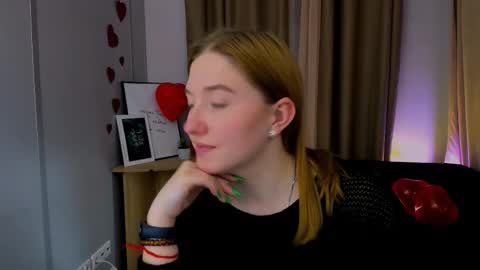 Little Di online show from 02-26-25, 05:28