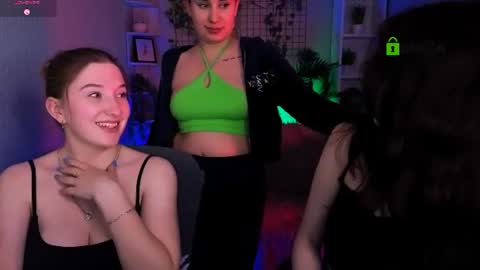 Little Di online show from 06-17-26, 12:24