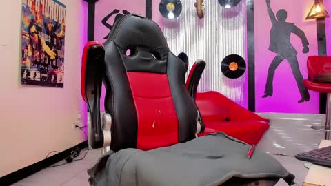 daisy_jonexxx22 online show from 04-11-26, 04:06