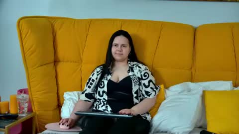 Snapshot of daisyharts chatting on 06-23-26, 05:00 DaisyHarts online show from 06-23-26, 05:00