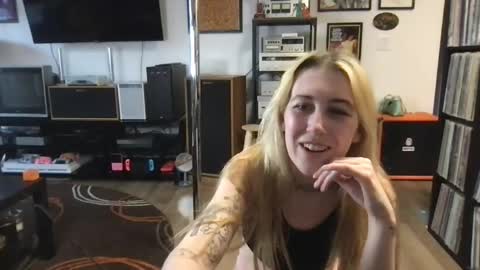 daisymynx online show from 05-13-26, 02:09