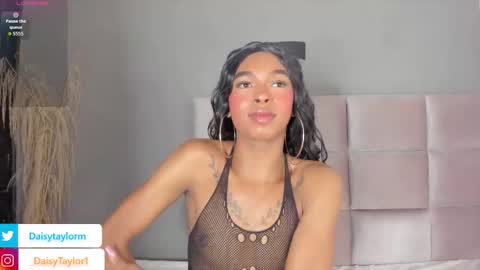 Snapshot of daisytaylor_ chatting on 10-03-25, 12:57 Daisy online show from 10-03-25, 12:57
