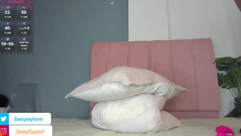 Snapshot of daisytaylor_ chatting on 10-15-25, 10:15 Daisy online show from 10-15-25, 10:15