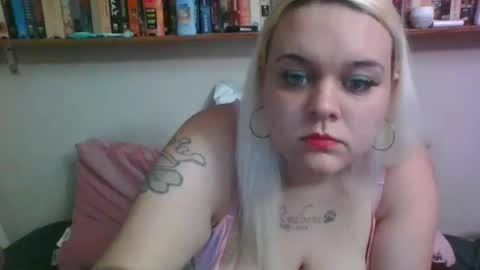 Snapshot of daisytucson chatting on 12-05-24, 07:38 DaisyTucson online show from 12-05-24, 07:38