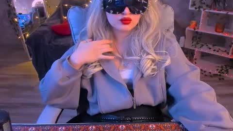 Daisy online show from 02-19-26, 02:24