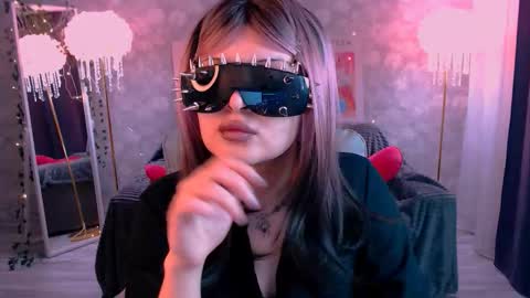 Daisy online show from 03-07-26, 02:58