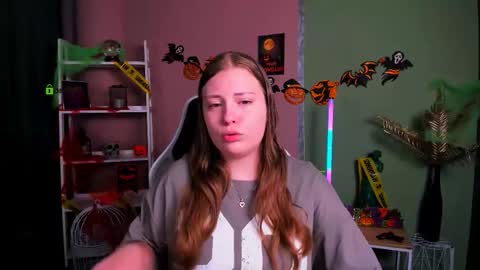 Snapshot of daisyy_naughty chatting on 10-21-25, 05:52 daisy online show from 10-21-25, 05:52