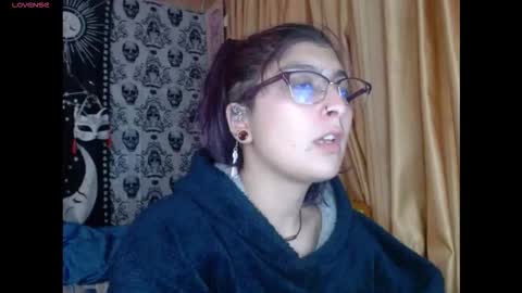 Snapshot of dak_7 chatting on 10-18-25, 06:26 -- -- help me reach 100 hands up online show from 10-18-25, 06:26