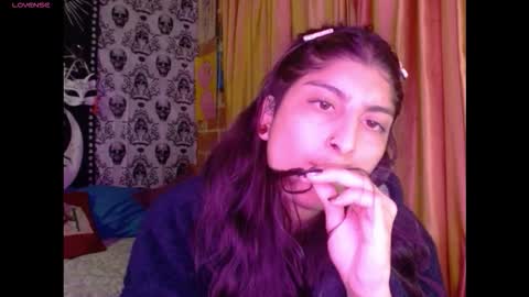 Snapshot of dak_7 chatting on 10-29-25, 04:04 -- -- help me reach 100 hands up online show from 10-29-25, 04:04