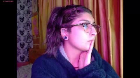 Snapshot of dak_7 chatting on 11-12-25, 03:29 -- -- help me reach 100 hands up online show from 11-12-25, 03:29