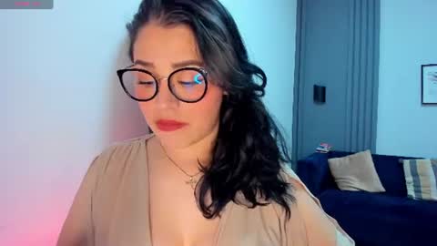 Snapshot of dakhota_rouge chatting on 07-22-26, 04:37 Dakhota online show from 07-22-26, 04:37