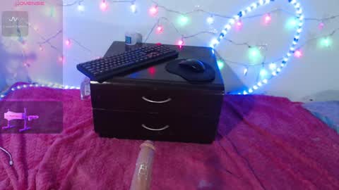 Snapshot of dakkotta_curvy chatting on 12-29-24, 08:11 VALENTINA online show from 12-29-24, 08:11