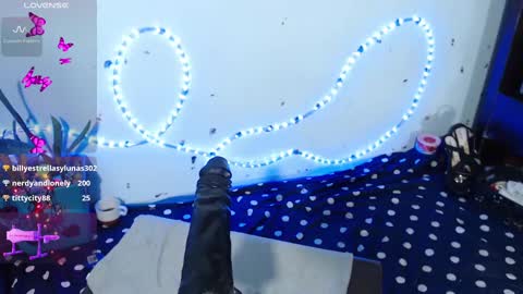 Snapshot of dakkotta_curvy chatting on 03-01-25, 09:18 VALENTINA online show from 03-01-25, 09:18