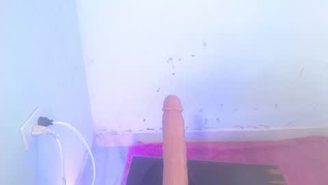 Snapshot of dakkotta_curvy chatting on 10-22-25, 08:03 VALENTINA online show from 10-22-25, 08:03