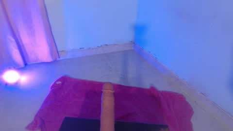 Snapshot of dakkotta_curvy chatting on 10-28-25, 07:56 VALENTINA online show from 10-28-25, 07:56