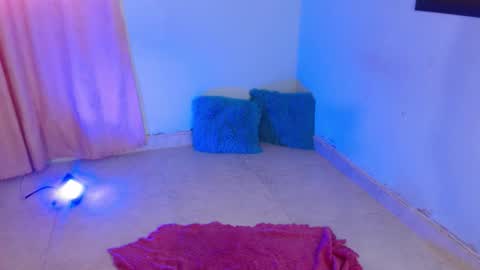 Snapshot of dakkotta_curvy chatting on 11-03-25, 08:10 VALENTINA online show from 11-03-25, 08:10