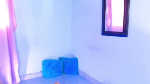 Snapshot of dakkotta_curvy chatting on 11-09-25, 08:18 VALENTINA online show from 11-09-25, 08:18