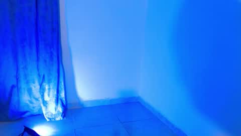 Snapshot of dakkotta_curvy chatting on 11-20-25, 07:52 VALENTINA online show from 11-20-25, 07:52