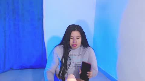 Snapshot of dakkotta_curvy chatting on 12-03-25, 05:48 VALENTINA online show from 12-03-25, 05:48