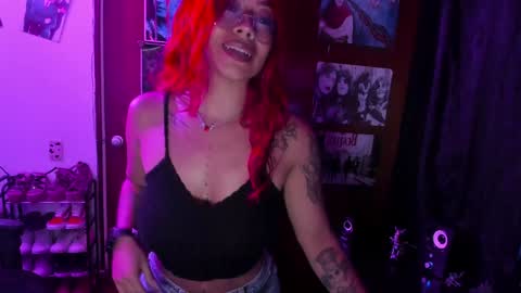 Snapshot of dakota_crab chatting on 12-15-24, 02:08 Dakota Crab online show from 12-15-24, 02:08