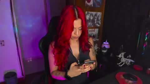 Snapshot of dakota_crab chatting on 02-27-25, 10:53 Dakota Crab online show from 02-27-25, 10:53