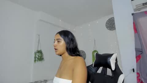 dakota_x18 online show from 11-05-25, 08:20