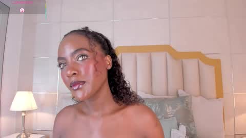 Snapshot of dakotawangi chatting on 10-28-25, 03:21 online show from 10-28-25, 03:21