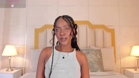 Snapshot of dakotawangi chatting on 11-17-25, 03:23 online show from 11-17-25, 03:23