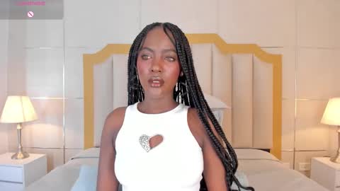 Snapshot of dakotawangi chatting on 11-22-25, 03:49 online show from 11-22-25, 03:49