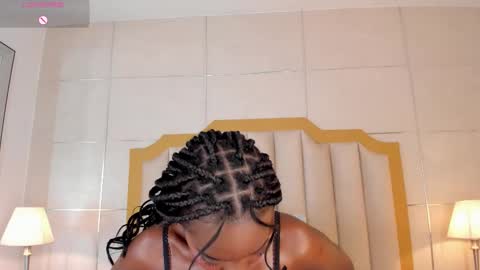 Snapshot of dakotawangi chatting on 12-04-25, 03:05 online show from 12-04-25, 03:05