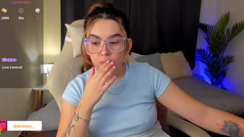 dakottaa__ online show from 10-30-25, 11:49